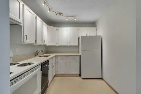 2306, 315 Southampton Drive SW photo 13