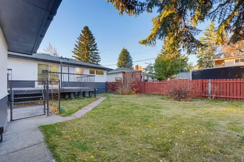 83 Ferncliff Crescent SE photo 24