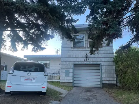 836 69 Avenue SW, Calgary