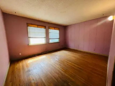 836 69 Avenue SW photo 10