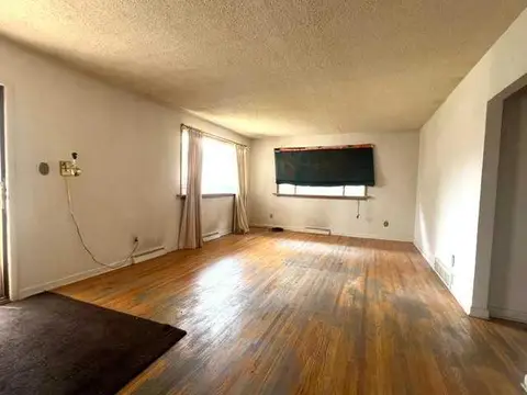 836 69 Avenue SW photo 14