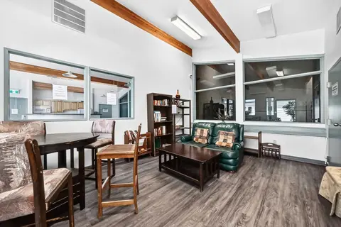 9106, 315 Southampton Drive SW photo 32