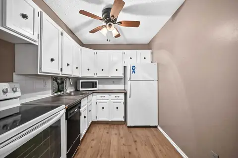 9106, 315 Southampton Drive SW photo 4