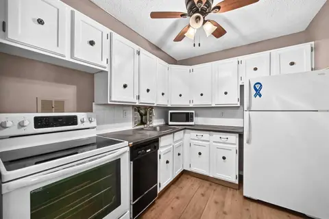 9106, 315 Southampton Drive SW photo 5