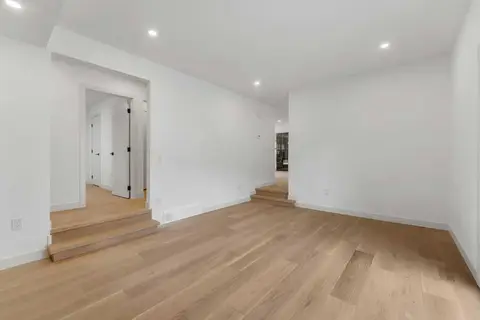 816 Lake Ontario Drive SE photo 14
