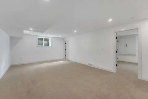 816 Lake Ontario Drive SE photo 29