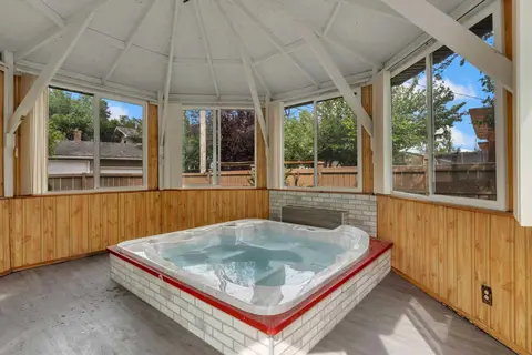 816 Lake Ontario Drive SE photo 36