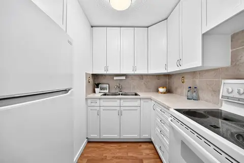 403, 11010 Bonaventure Drive SE photo 12