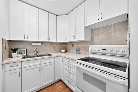 403, 11010 Bonaventure Drive SE photo 13