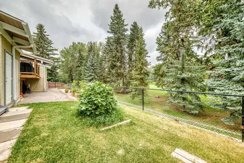 1702, 11010 Bonaventure Drive SE photo 38
