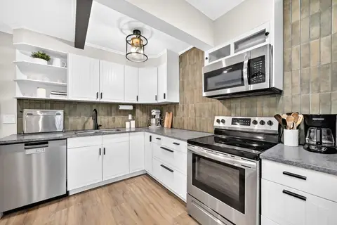 1702, 11010 Bonaventure Drive SE photo 9
