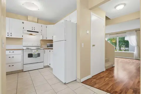224, 999 Canyon Meadows Drive SW photo 16