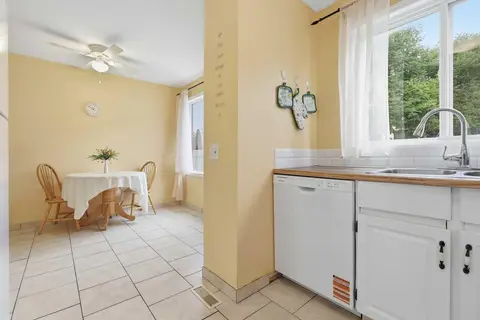 224, 999 Canyon Meadows Drive SW photo 19