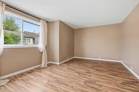 224, 999 Canyon Meadows Drive SW photo 34
