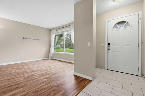 224, 999 Canyon Meadows Drive SW photo 5