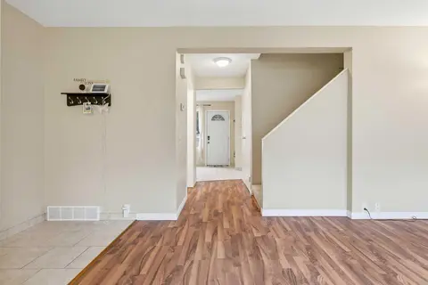 224, 999 Canyon Meadows Drive SW photo 9