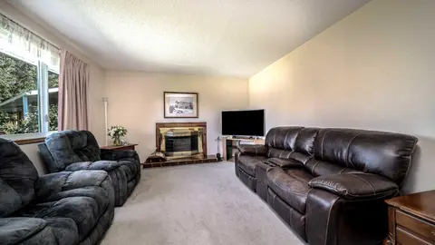 42 Harrow Place SW photo 3