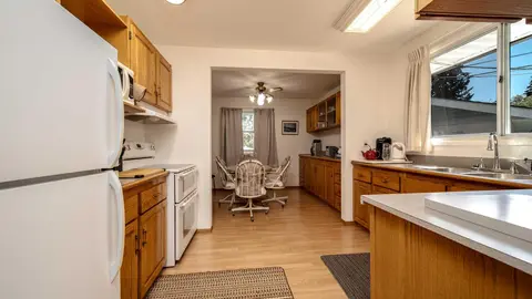42 Harrow Place SW photo 6