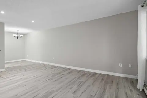 116, 790 Kingsmere Crescent SW photo 13