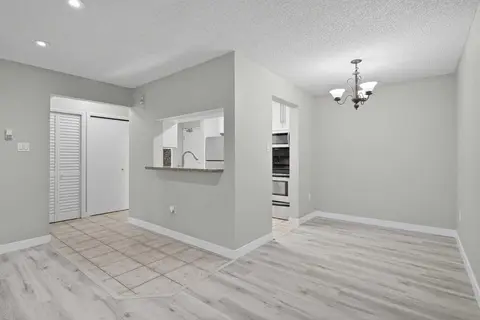 116, 790 Kingsmere Crescent SW photo 14