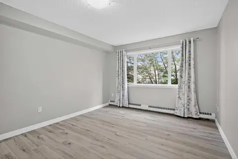 116, 790 Kingsmere Crescent SW photo 23