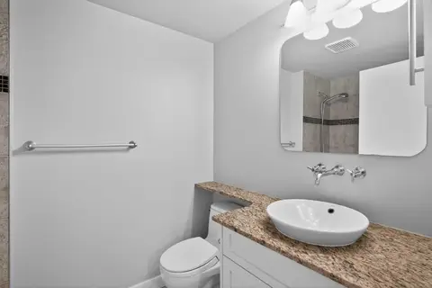 116, 790 Kingsmere Crescent SW photo 27