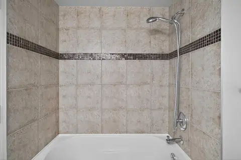 116, 790 Kingsmere Crescent SW photo 28
