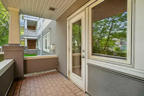 116, 790 Kingsmere Crescent SW photo 32