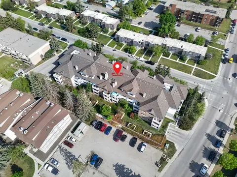 116, 790 Kingsmere Crescent SW photo 47