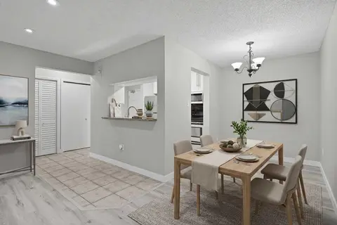 116, 790 Kingsmere Crescent SW photo 5