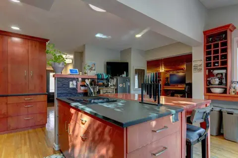 128 Chinook Drive SW photo 14