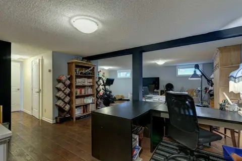 128 Chinook Drive SW photo 35