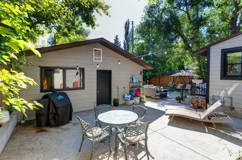 128 Chinook Drive SW photo 40
