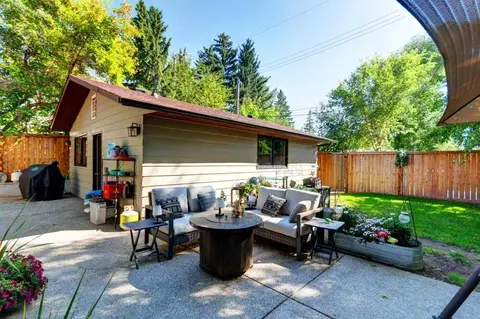 128 Chinook Drive SW photo 43