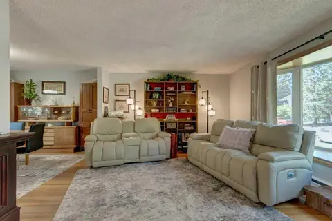 128 Chinook Drive SW photo 8