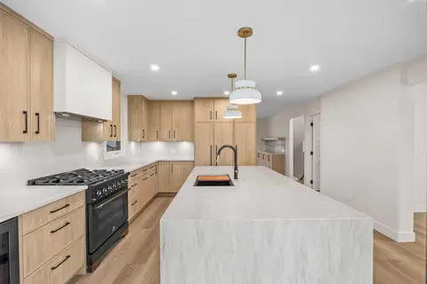 44 Canterbury Drive SW photo 13