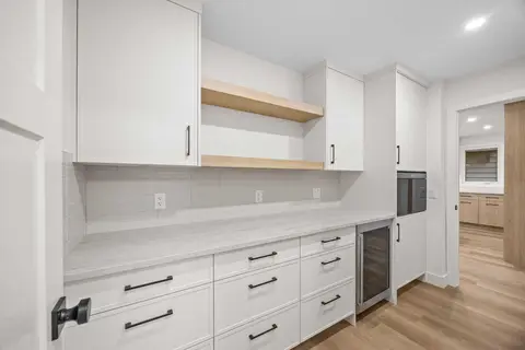 44 Canterbury Drive SW photo 20