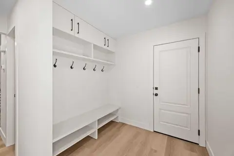 44 Canterbury Drive SW photo 23