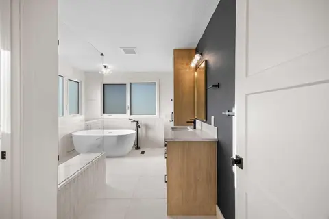 44 Canterbury Drive SW photo 28