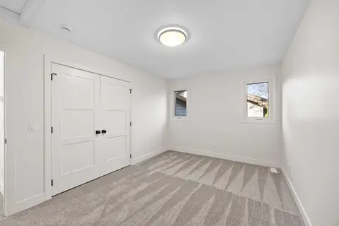 44 Canterbury Drive SW photo 32