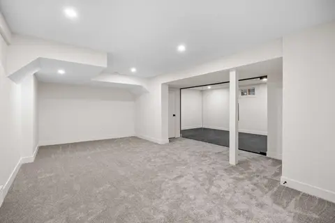 44 Canterbury Drive SW photo 39