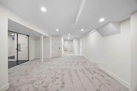 44 Canterbury Drive SW photo 40