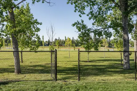 44 Canterbury Drive SW photo 47