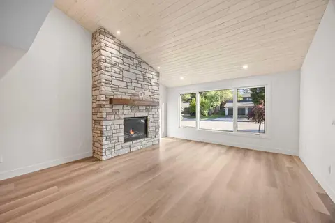 44 Canterbury Drive SW photo 5