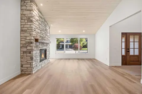 44 Canterbury Drive SW photo 6