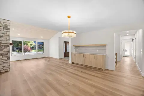 44 Canterbury Drive SW photo 8