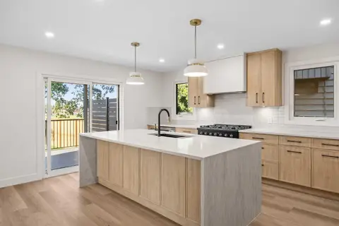 44 Canterbury Drive SW photo 9