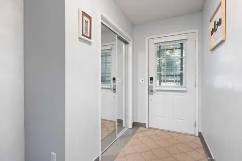 12 Kingsland Villas SW photo 2