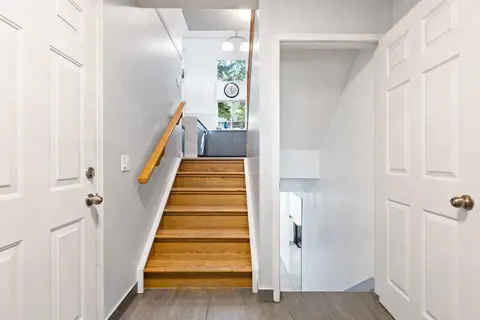 12 Kingsland Villas SW photo 3