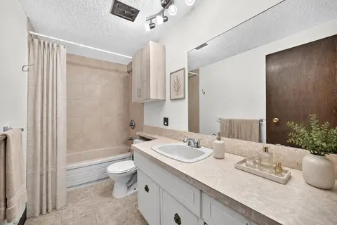 130, 330 Canterbury Drive SW photo 18